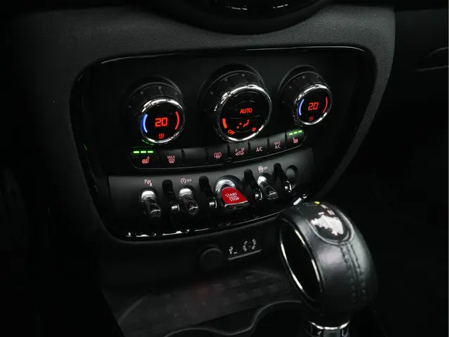 MINI Clubman Mini 1.5 Cooper Business 2015 Benzine 14