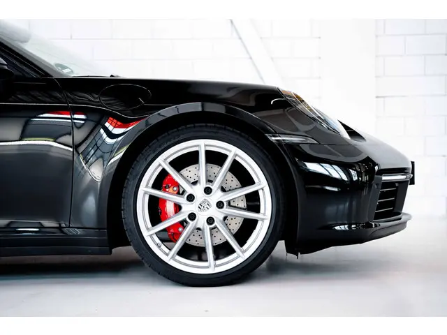 Porsche 911 Carrera 4S Cabriolet 2020 Benzine 17