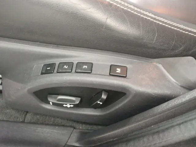 Volvo V60 2.4 D6 Twin Engine Summum 2015 Hybride Diesel 23