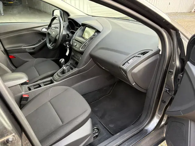 Ford Focus Wagon 1.0 Lease Edition 2017 Benzine 13