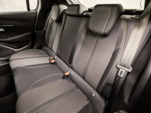 Peugeot 208 1.2 PureTech GT 100pk Sport 2023 Benzine 12