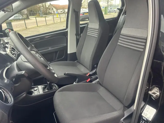 Volkswagen up! 1.0 2021 Benzine 9