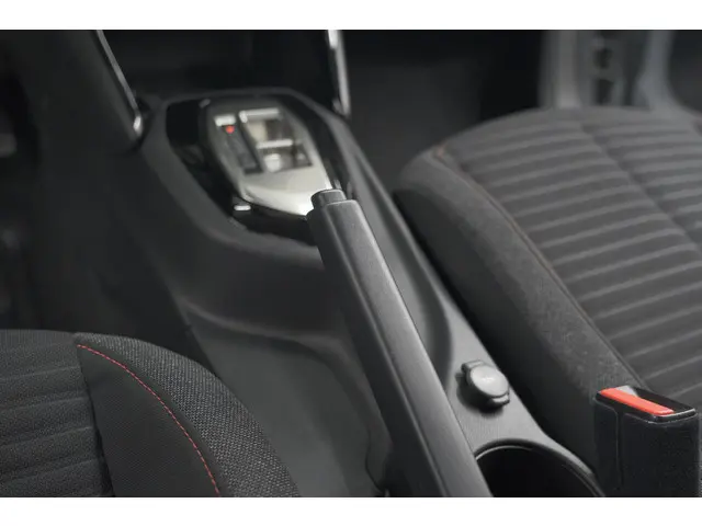 Peugeot 208 PureTech 100 EAT8 Active Pack 2023 Benzine 39