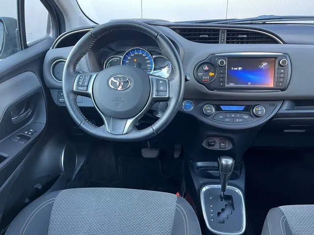 Toyota Yaris 1.5 Hybrid Lease 2015 Hybride Benzine 12
