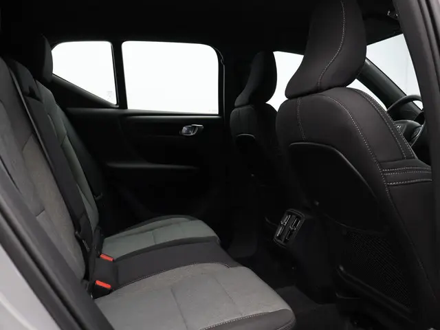 Volvo XC40 2.0 B4 Plus Dark 2025 Benzine 10