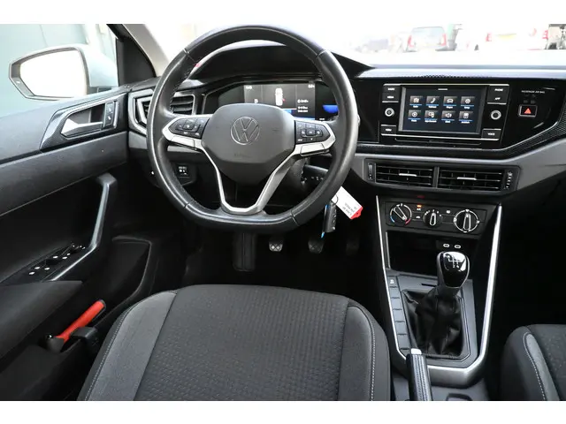 Volkswagen Polo 1.0 TSI Life 2023 Benzine 30