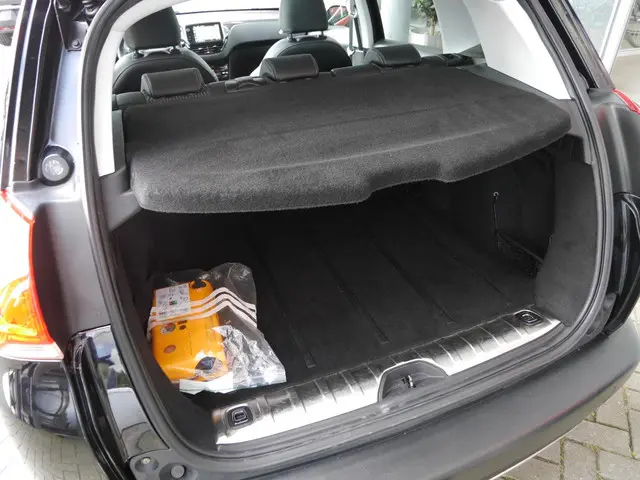 Peugeot 2008 1.2 PureTech Allure 2015 Benzine 9