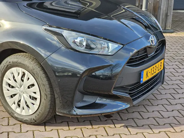 Toyota Yaris 1.5 Hybrid Active 2021 Hybride Benzine 30