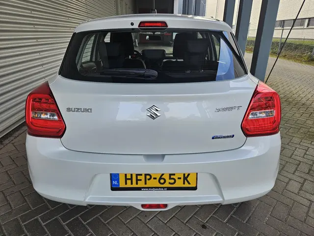 Suzuki Swift 1.2 Comfort Smart Hybrid 2023 Benzine 11