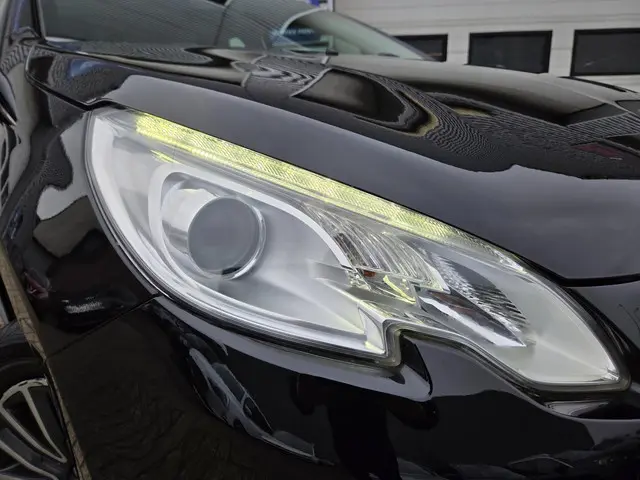 Peugeot 2008 1.2 PureTech Active 2015 Benzine 3