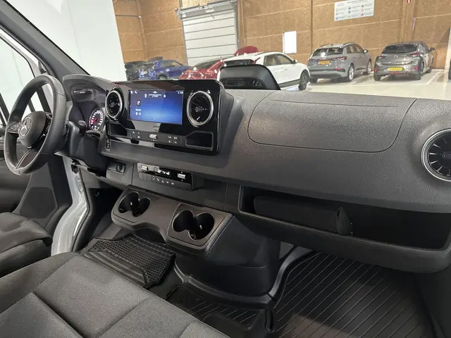 Mercedes-Benz Sprinter 315 1.9 CDI 2024 Diesel 25