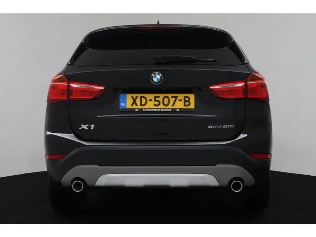 BMW X1 SDrive20i Orange Edition II 2018 Benzine 11
