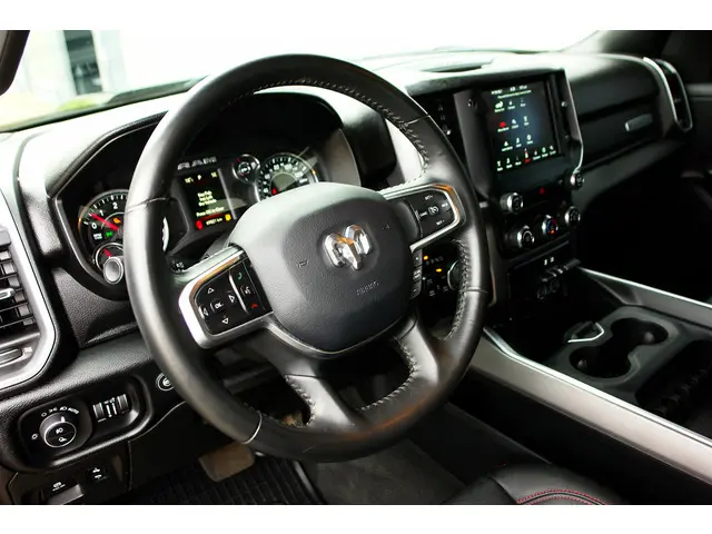 Dodge Ram 1500 DODGE 5.7 V8 Black Edition 2019 LPG/Gas 24