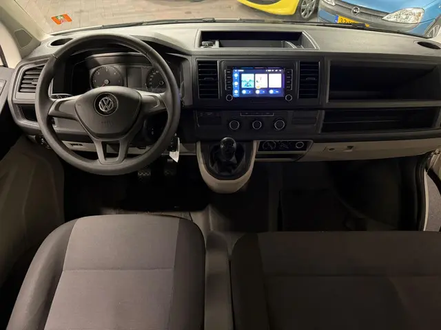 Volkswagen Transporter Kombi 2.0 TDI L1H1 2017 Diesel 9