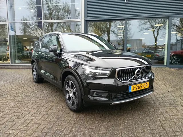 Volvo XC40 3