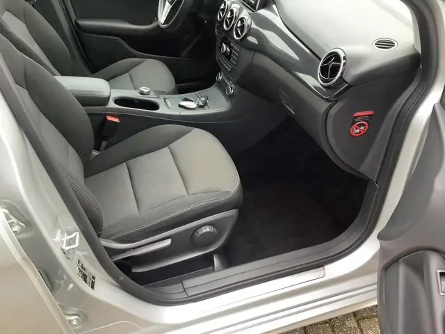 Mercedes-Benz B-Klasse 180 Ambition 2012 Benzine 16