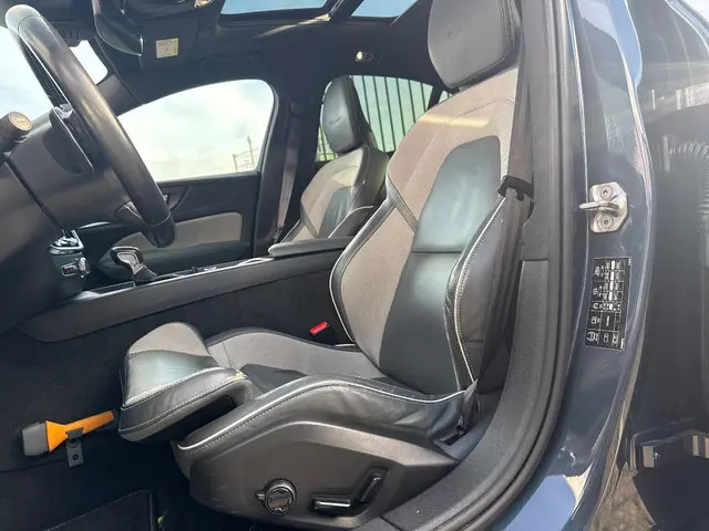 Volvo S60 2.0 T5 Intro Edition 2019 Benzine 3