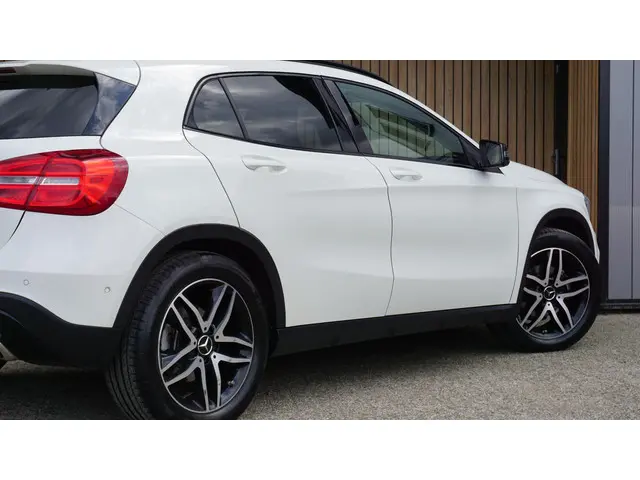 Mercedes-Benz GLA 200 157pk Ambition 2014 Benzine 47