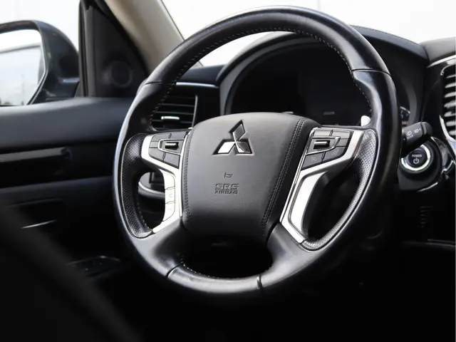 Mitsubishi Outlander 2.4 PHEV 2020 Hybride Benzine 23