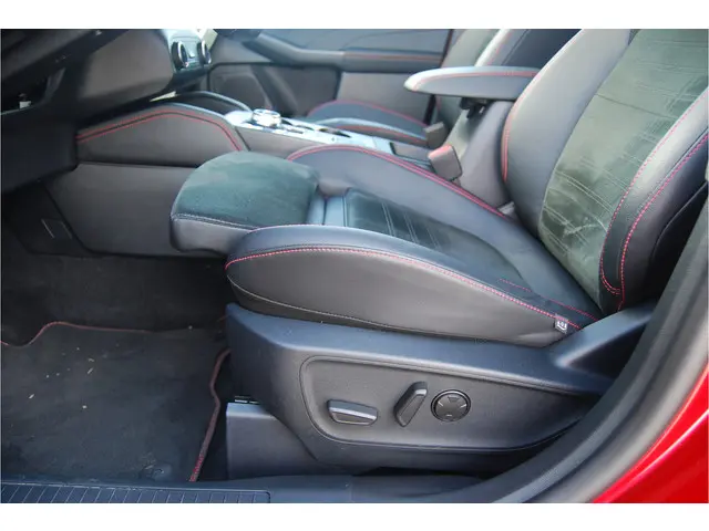 Ford Kuga 2.5 PHEV 225PK ST-Line X 2023 Hybride Benzine 18
