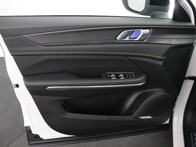 Lynk & Co 01 1.5 More 2025 Hybride Benzine 35