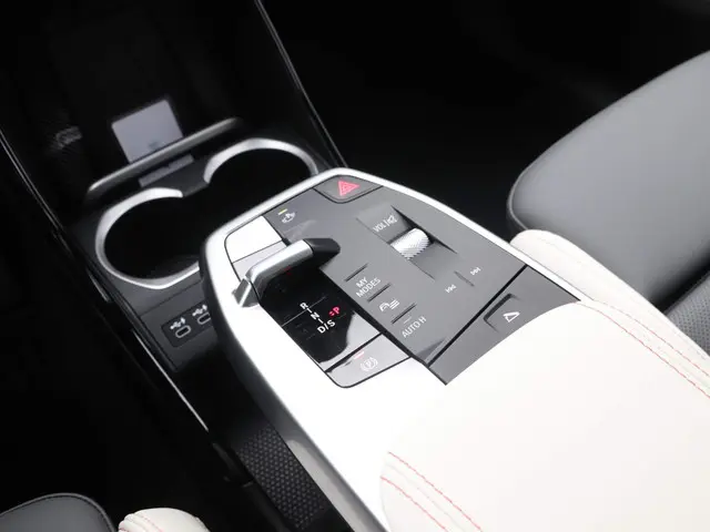 BMW X2 sDrive20i Launch Edition 2024 Benzine 17