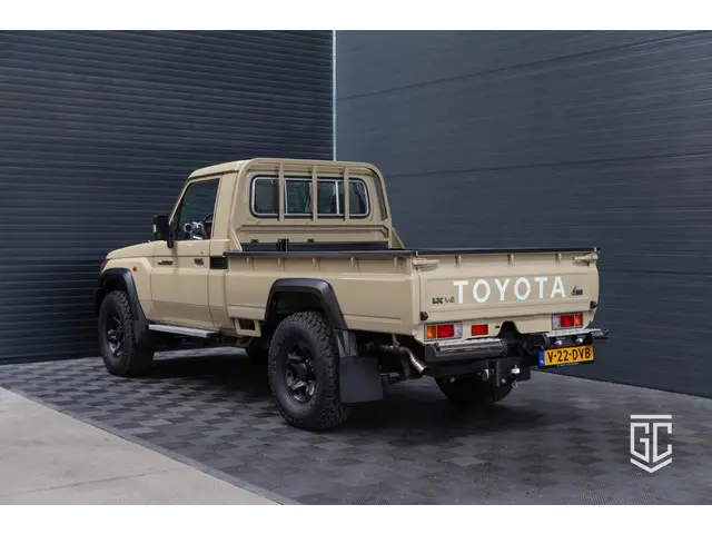 Toyota Land Cruiser GRJ79 Single Cab 2023 2023 Benzine 5