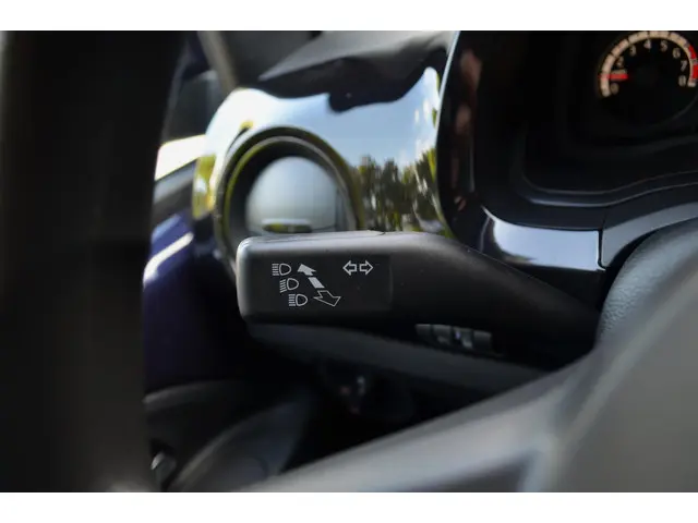 Volkswagen up! 1.0 BMT move up! 2016 Benzine 14