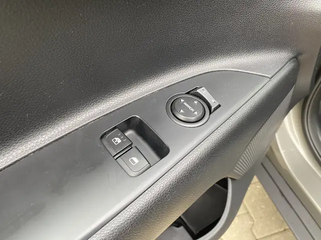 Kia Stonic 1.0 T-GDi DynamicLine 2019 Benzine 16