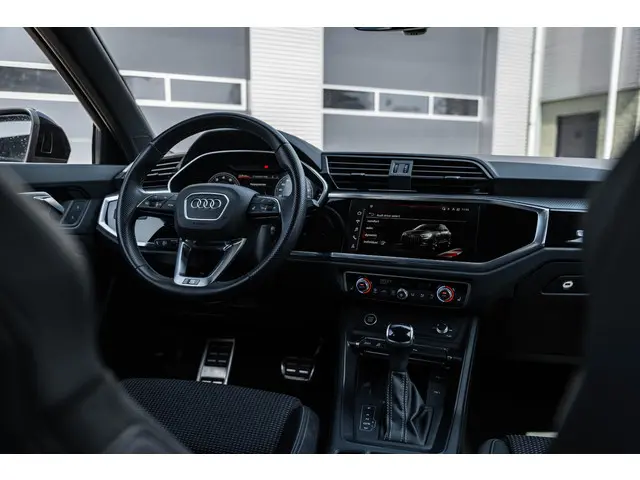Audi Q3 45 TFSI e S edition 2022 Hybride Benzine 11