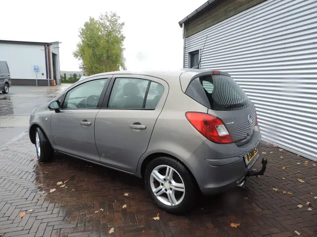 Opel Corsa 1.4 Turbo Cosmo 2013 Benzine 6