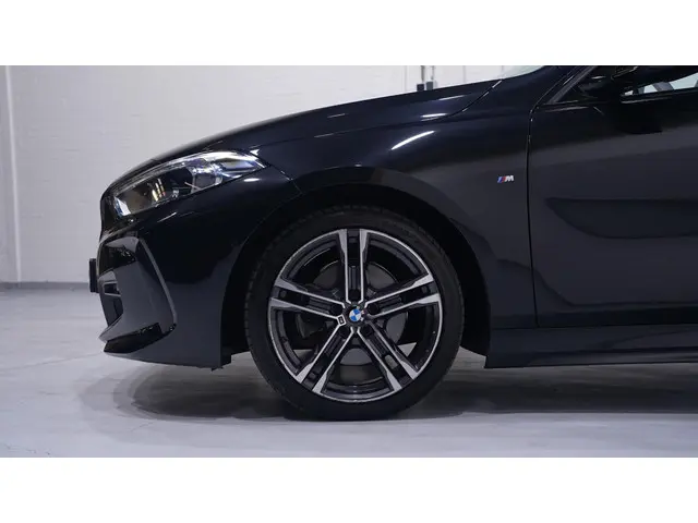 BMW 1 Serie 118i M Sport 2021 Benzine 9