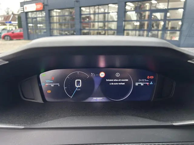 Peugeot 2008 1.2 Turbo 100 PK Allure 2024 Benzine 10