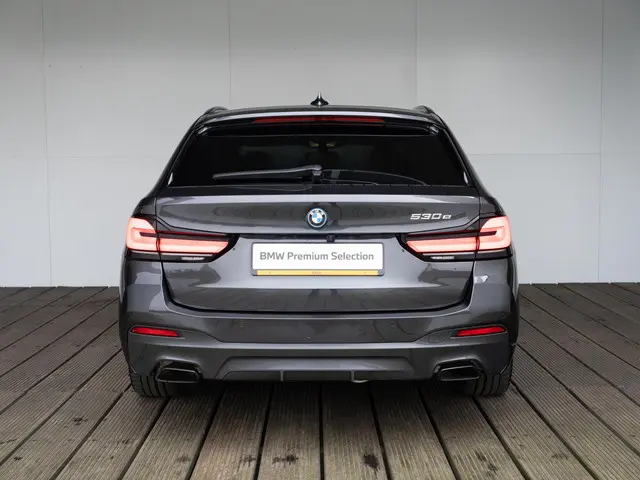 BMW 5 Serie Touring 530e 2024 Hybride Benzine 5