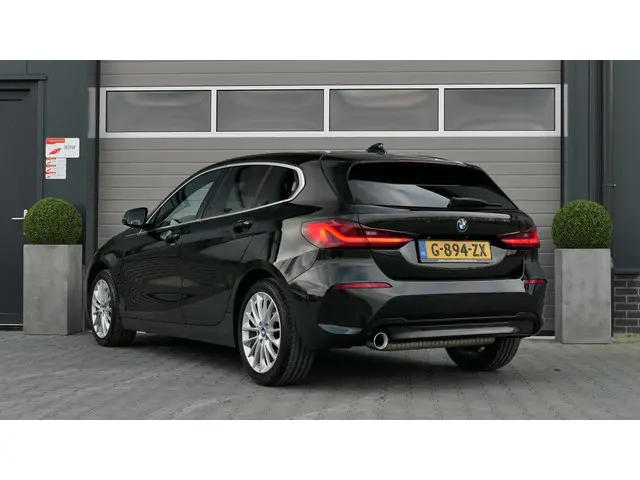 BMW 1 Serie 118i Executive Edition 2020 Benzine 13