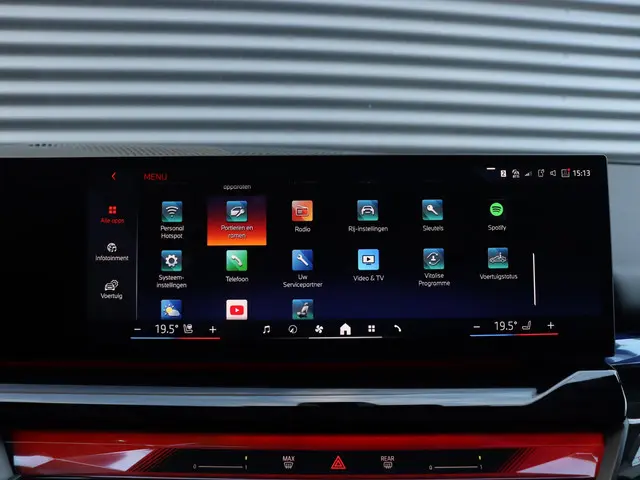 BMW 5 Serie Touring 550e xDrive 2025 Hybride Benzine 28