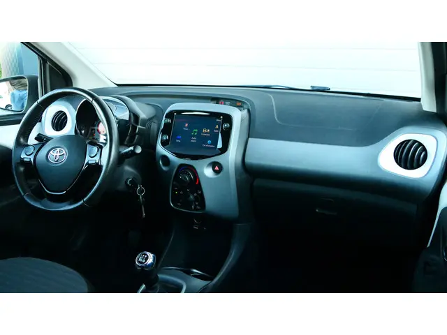 Toyota Aygo 1.0 VVT-i x-play 2020 Benzine 14