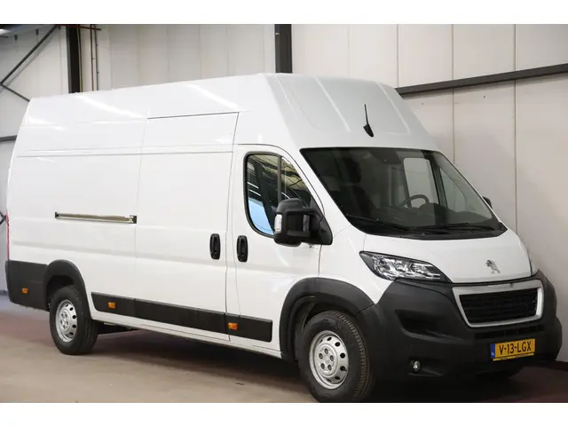 Peugeot Boxer 2.2 BlueHDi 140PK L4H3 2022 Diesel 3