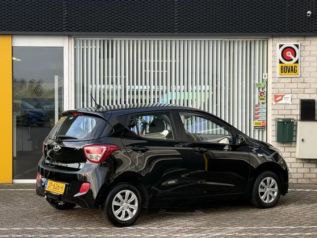Hyundai i10 1.0i i-Motion Comfort 2016 Benzine 24