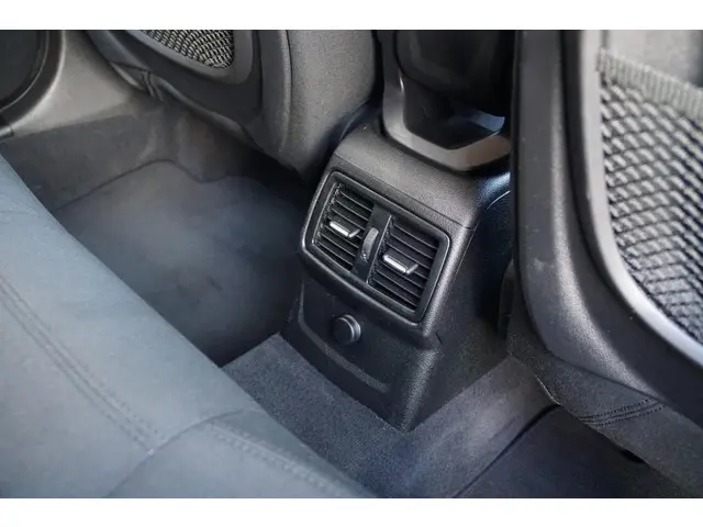 BMW X1 sDrive18i High Executive 2018 Benzine 33