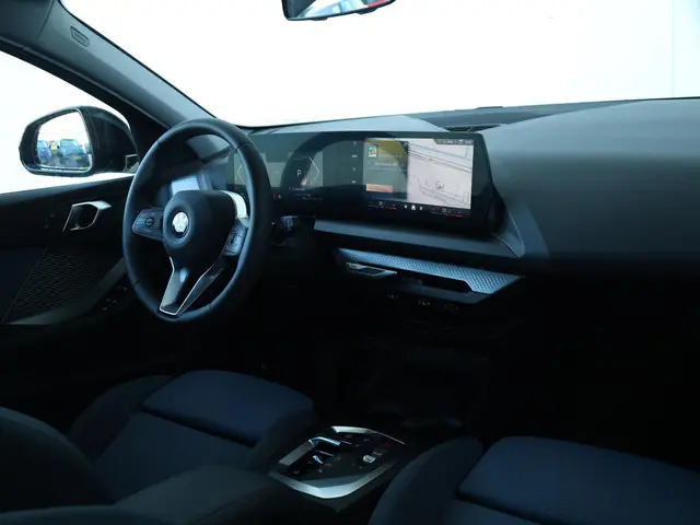 BMW 1 Serie 120 M Sport Design Edition 2025 Benzine 23