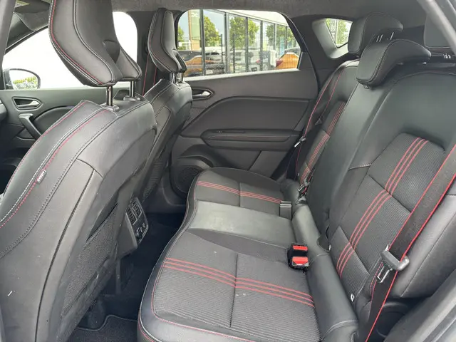 Renault Captur 1.3 mild hybrid 160 R.S. Line 2023 Benzine 8