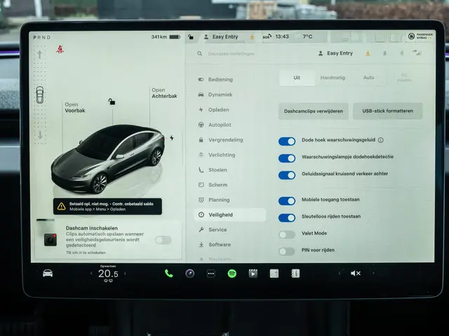 Tesla Model 3 RWD 60 kWh 2024 Elektrisch 29