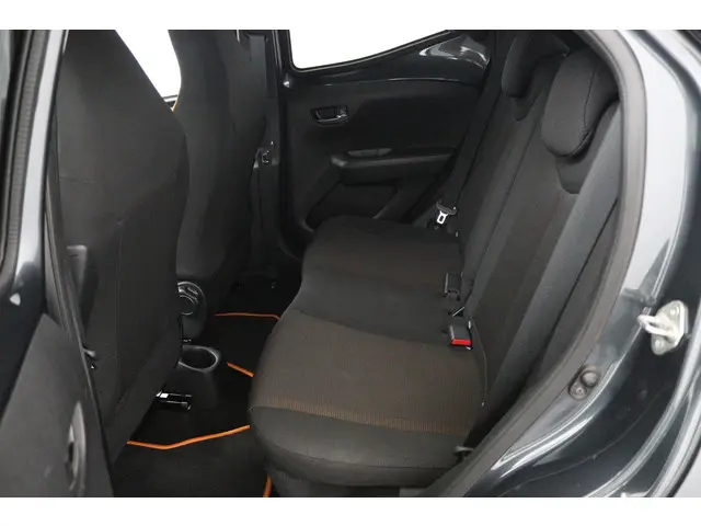 Toyota Aygo 1.0 VVT-i x-JBL 2021 Benzine 18
