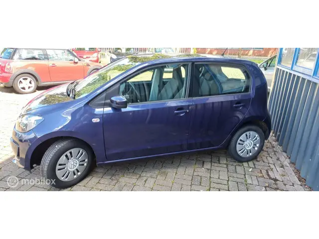Volkswagen up! 3