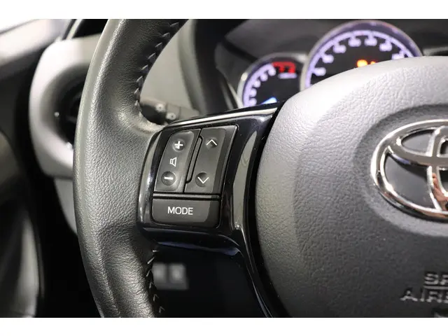 Toyota Yaris 1.0 VVT-i Comfort, 2017 Benzine 18