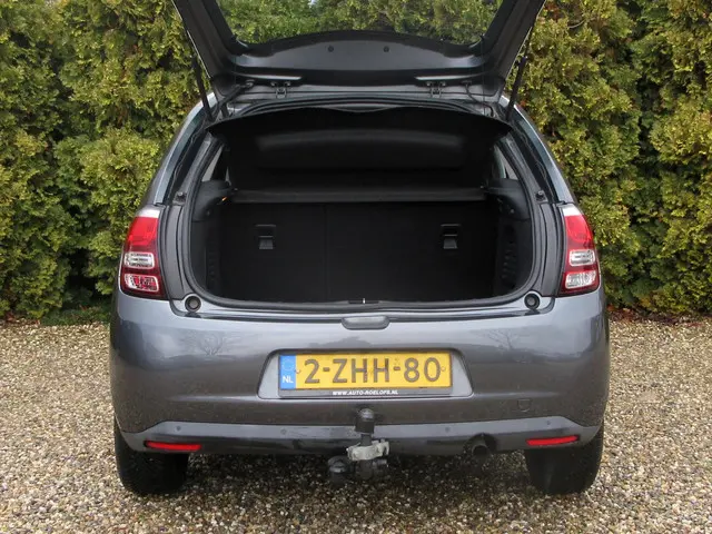 Citroën C3 1.2 PureTech*Cruise*Pdc*Trekhaak* 2015 Benzine 9