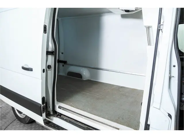 Renault Master T35 2.3 dCi L2H2 2018 Diesel 28