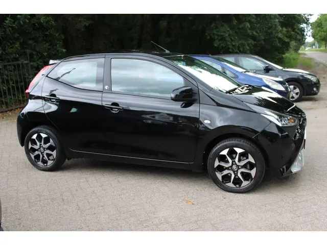 Toyota Aygo 1.0 VVT-i x-joy 2020 Benzine 4