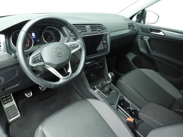 Volkswagen Tiguan 1.5 TSI Life Business 2023 Benzine 6